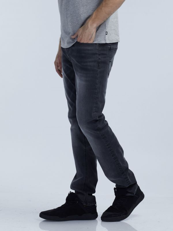 ג’ינס אפור משופשף