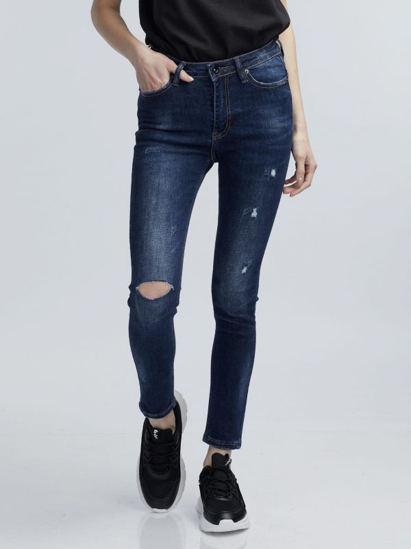 ג’ינס סקיני נמוך עם קרעים