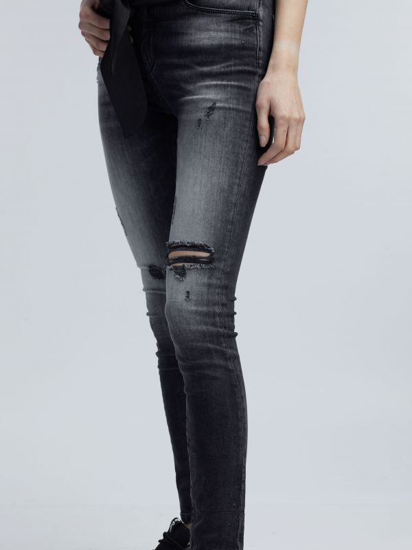 ג’ינס שחור משופשף LOLA