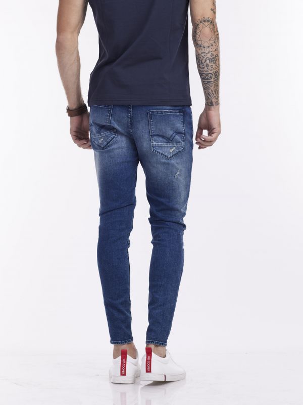 ג’ינס ג’וג משופשף עם קרע