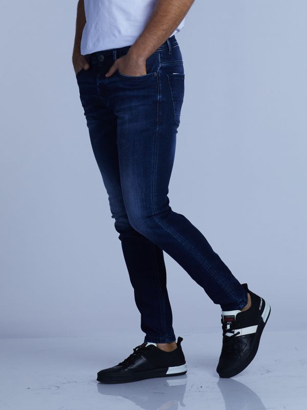 ג’ינס קלאסי גובה מותן בינוני