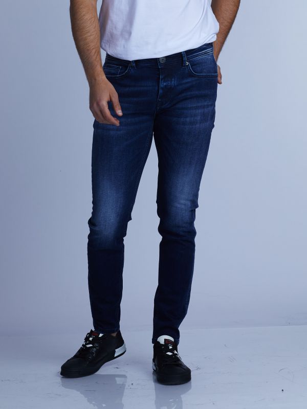 ג’ינס קלאסי גובה מותן בינוני