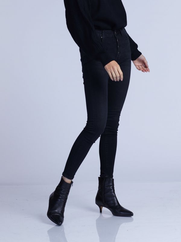 ג’ינס בגזרה גבוהה עם כפתורים חיצוניים