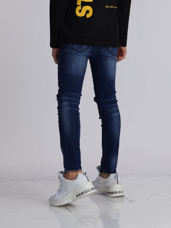 ג’ינס פצ’ים עם שפשופים