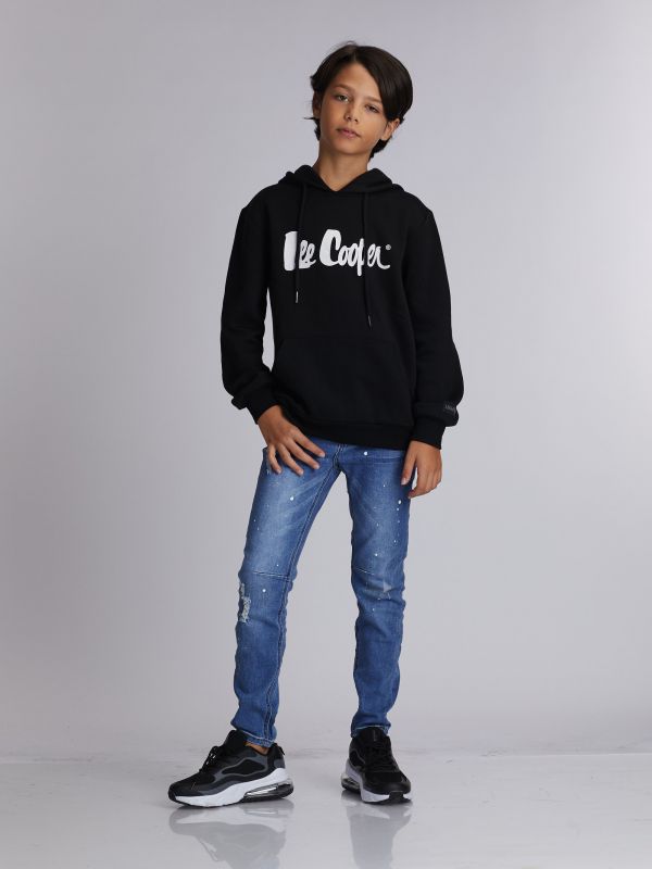 ג’ינס כחול קרעים