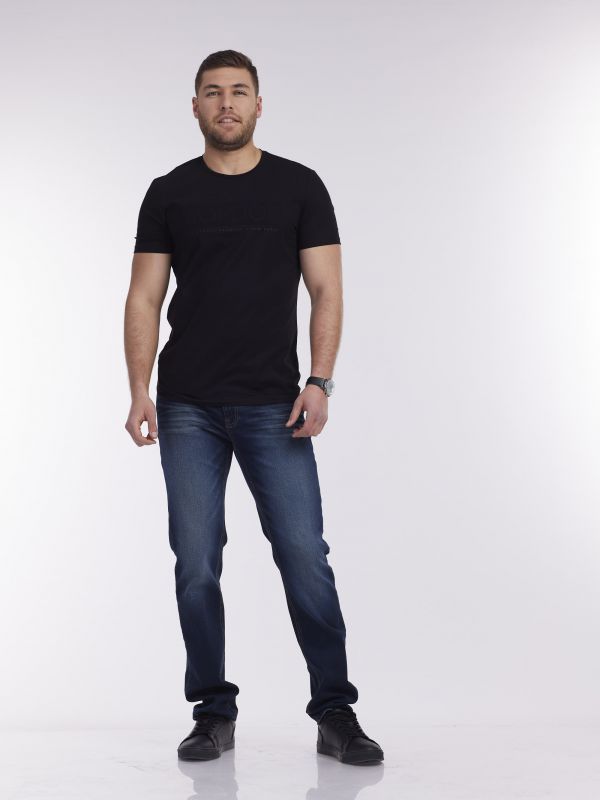 מכנסי ג’ינס כחולים