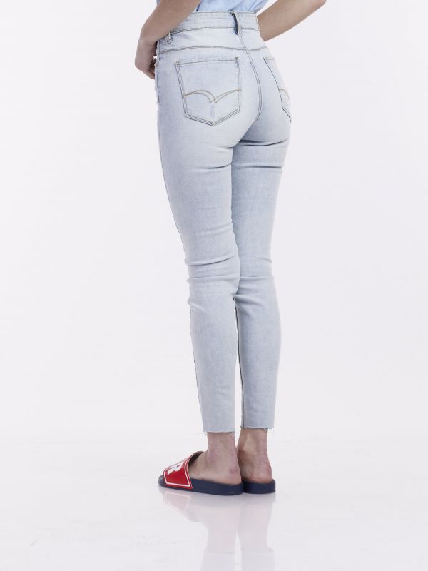 ג’ינס סטרצ’י סקיני