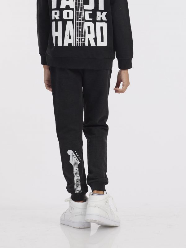 מכנס טרנינג במראה שטוף