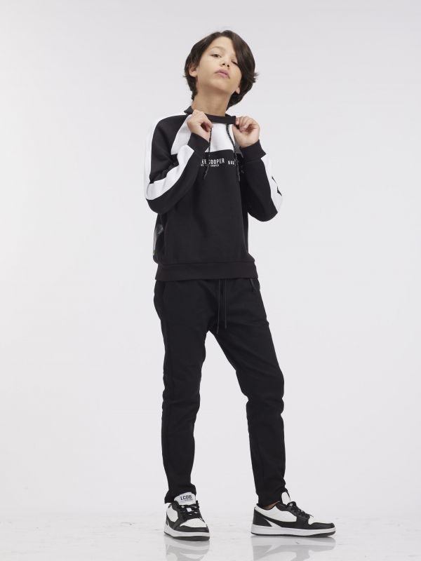 סווטשירט עם שרוכים