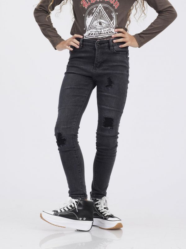 ג’ינס אפור עם קרעים