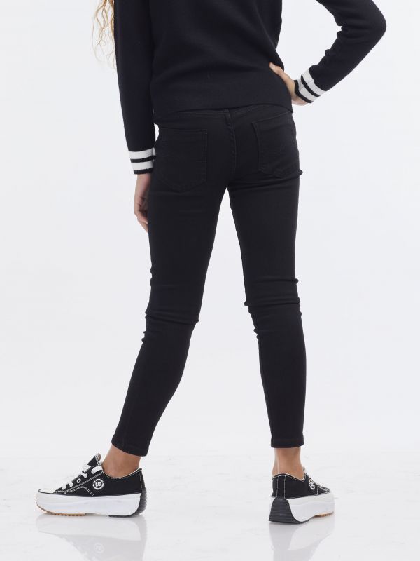 ג’ינס שחור קלאסי