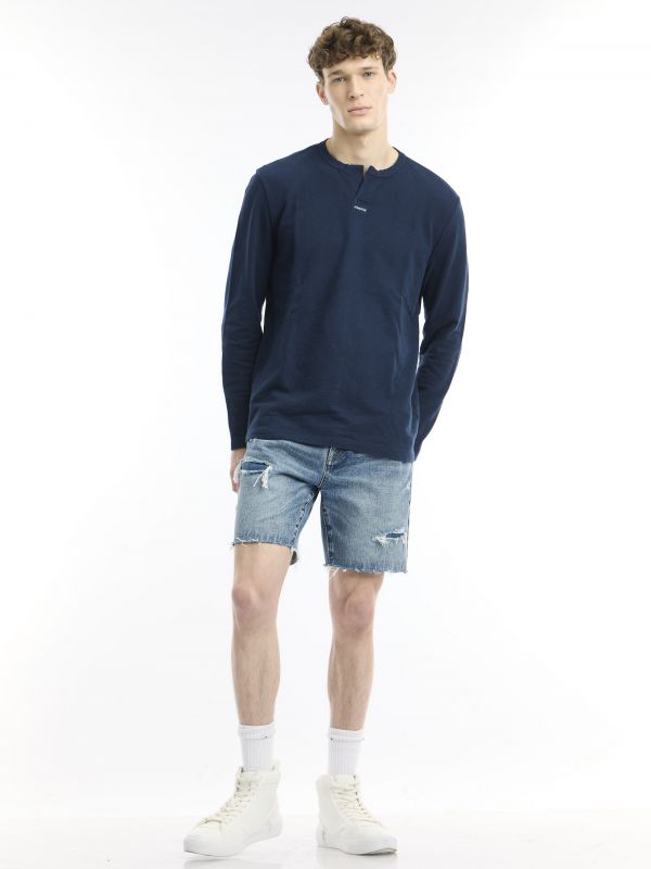 חולצה ארוכה בייסיק עם צווארון וי