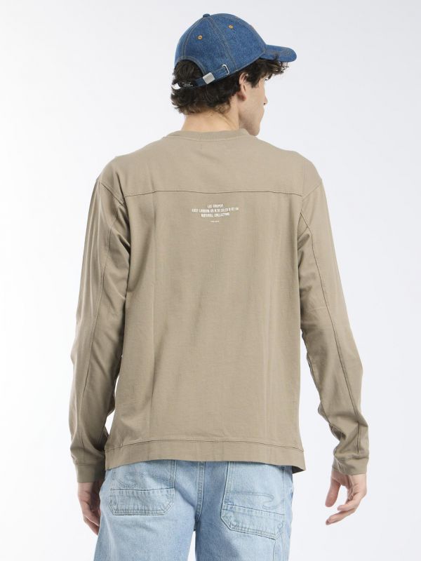 חולצה ארוכה קלאסית עם הדפס אחורי