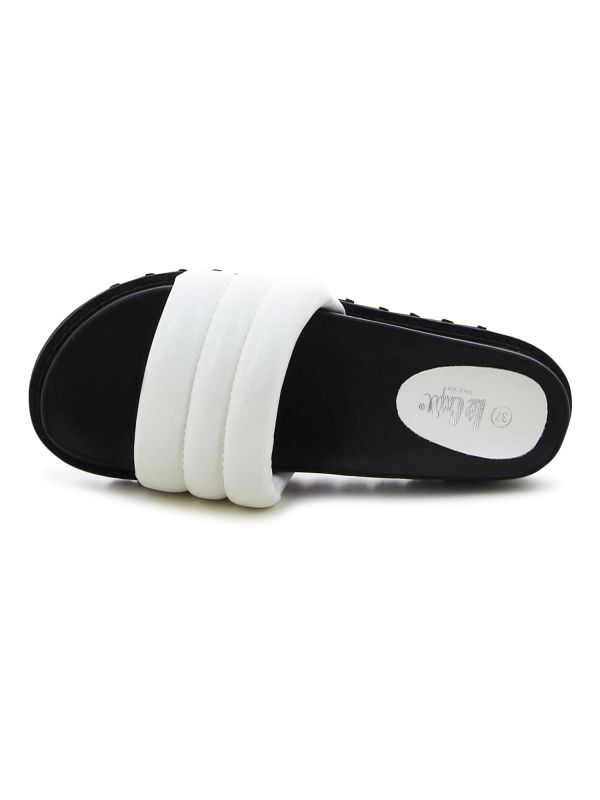 כפכפים שטוחים עם רצועה רחבה