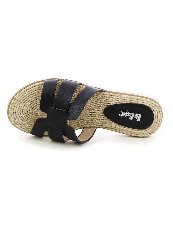 כפכפים שטוחים מעוצבים