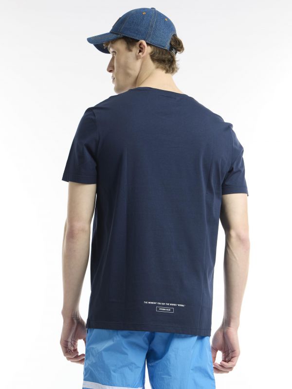 חולצת טי קז’ואלית עם כיס