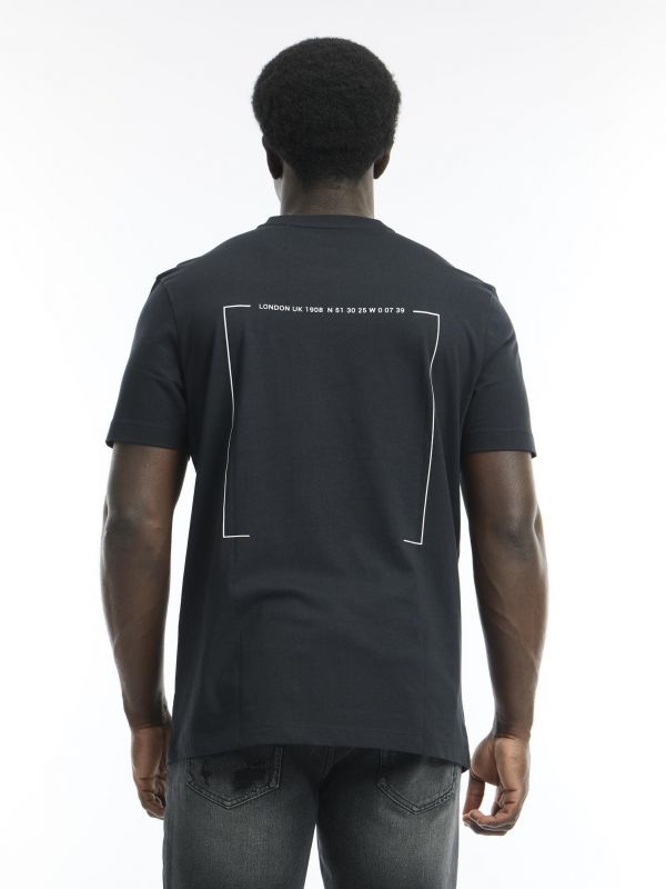 חולצת טי עם כיתוב קדמי