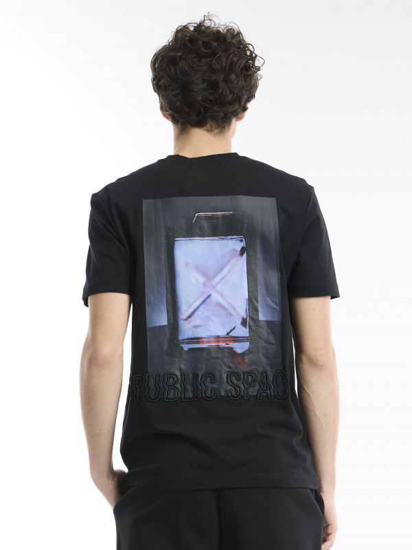 טי שירט קצרה עם הדפס אחורי