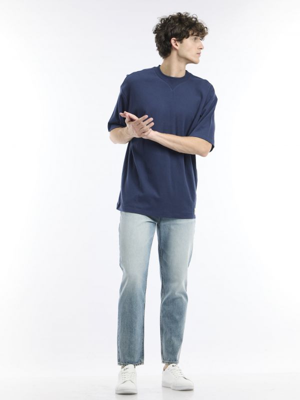 טי שירט אוברסייז עם צווארון מעוצב