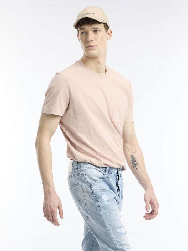 טי שירט עם כיס והדפס אחורי EPIC STILLNES