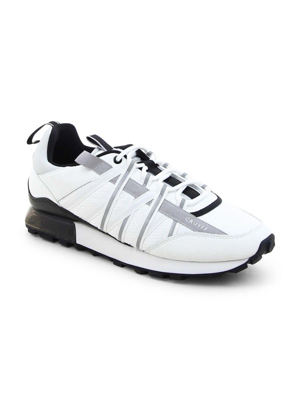 נעלי ספורט עם פסים