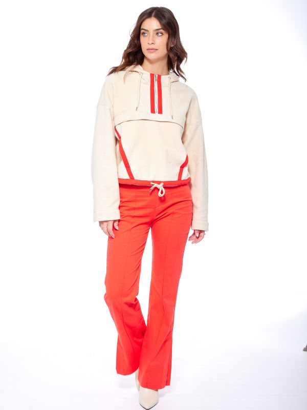 מכנסיים מתרחבים מעוצבים