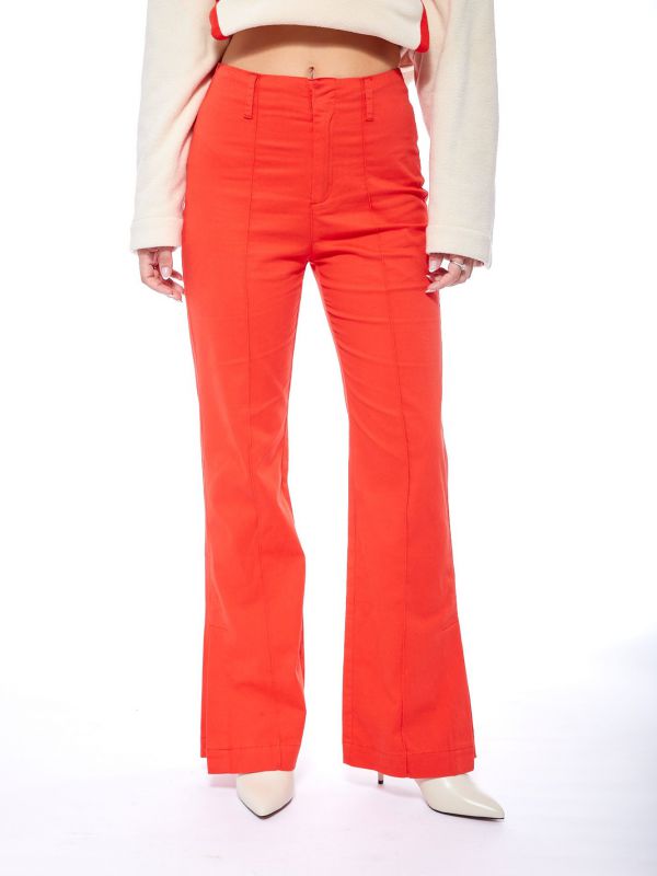 מכנסיים מתרחבים מעוצבים