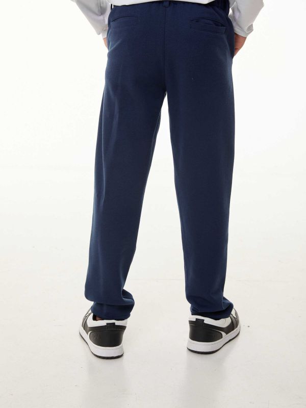 מכנסי בד קז’ואליים