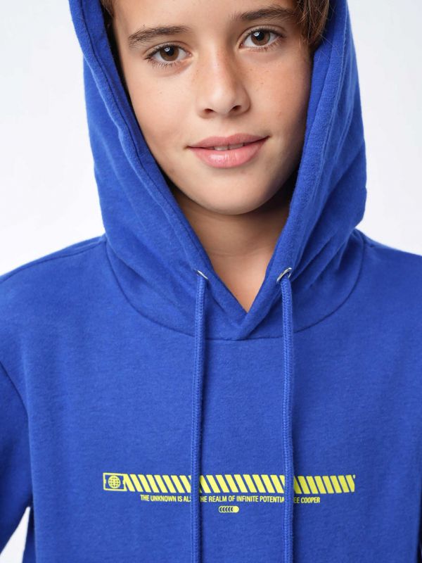 סווטשירט עם הדפס וקפוצ’ון