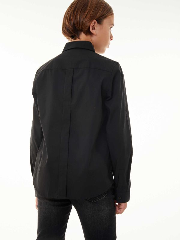 חולצת סלים מכופתרת