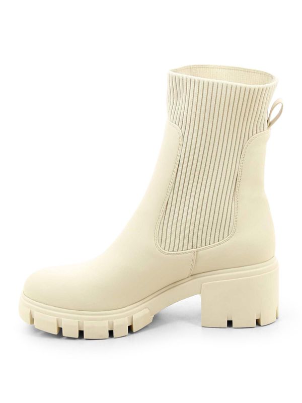 מגפונים אופנתיים עם עקב טרקטור