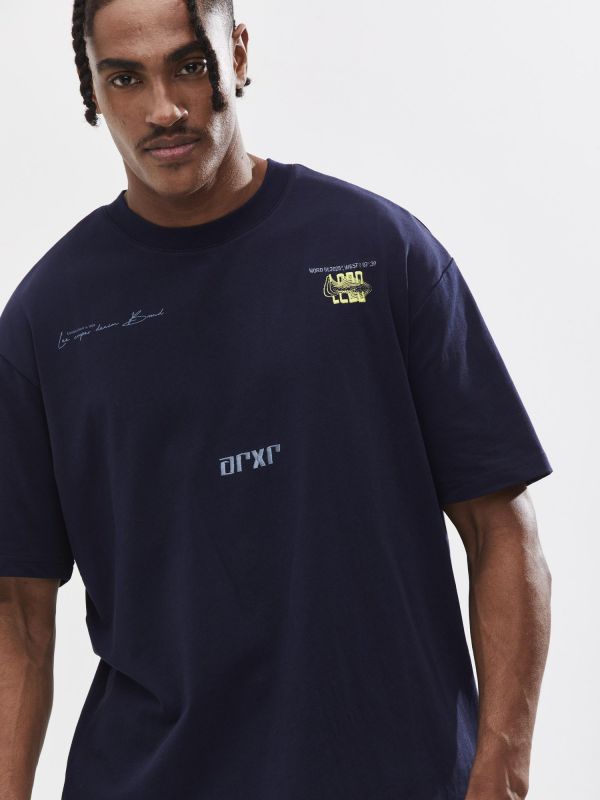 טי שירט אוברסייז עם הדפס דו צדדי לגבר