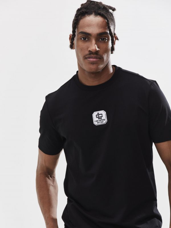 טי שירט עם הדפס אחורי ורקמה לגבר