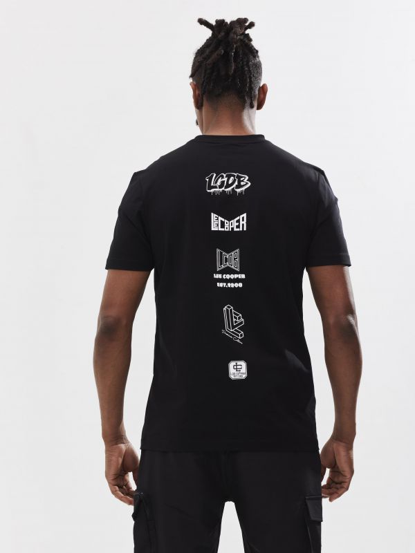 טי שירט עם הדפס אחורי ורקמה לגבר