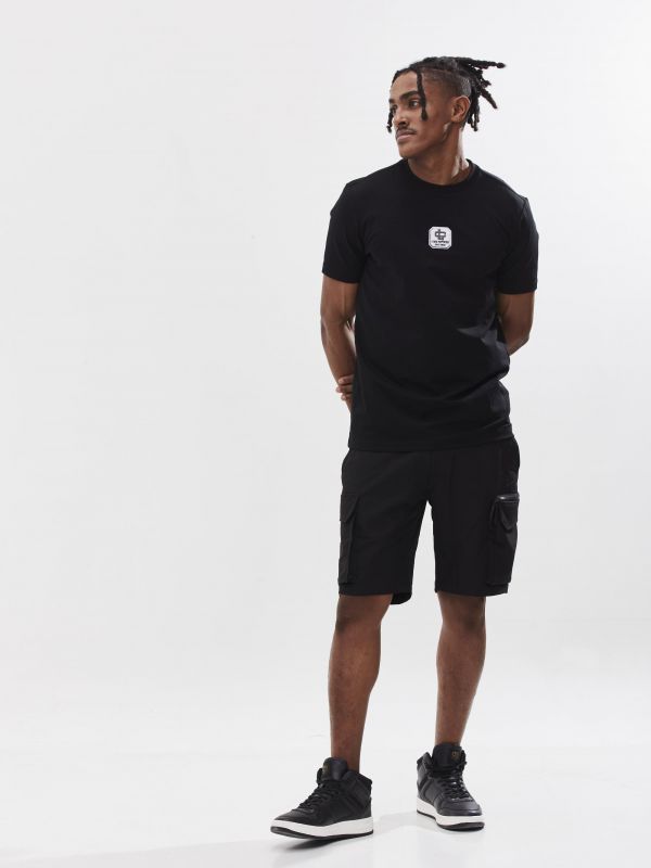 טי שירט עם הדפס אחורי ורקמה לגבר