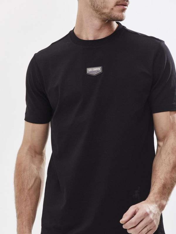 טי שירט עם עיטור והדפס אחורי לגבר