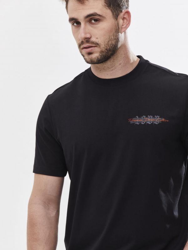 טי שירט עם הדפס דו צדדי לגבר