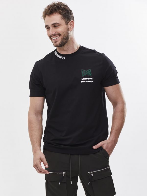 טי שירט עם הדפס דו צדדי ורקמה לגבר