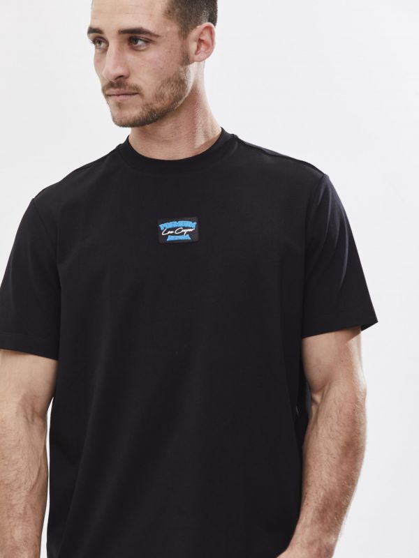 טי שירט עם עיטור והדפס אחורי לגבר