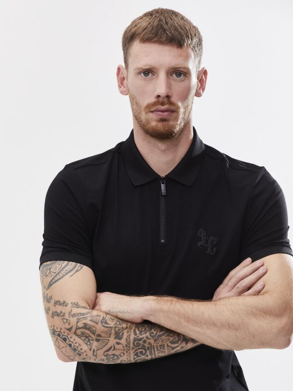 חולצת פולו עם רוכסן ועיטור בחזה לגבר