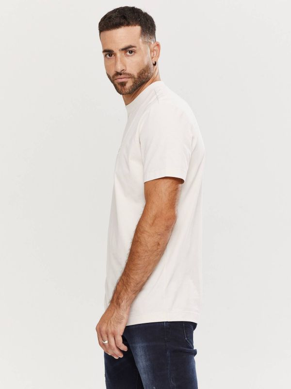 טי שירט חלקה וקלאסית