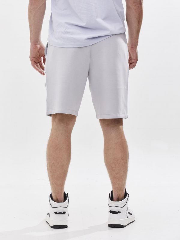 מכנסי ברמודה בסגנון ספורט אלגנטי לגברים