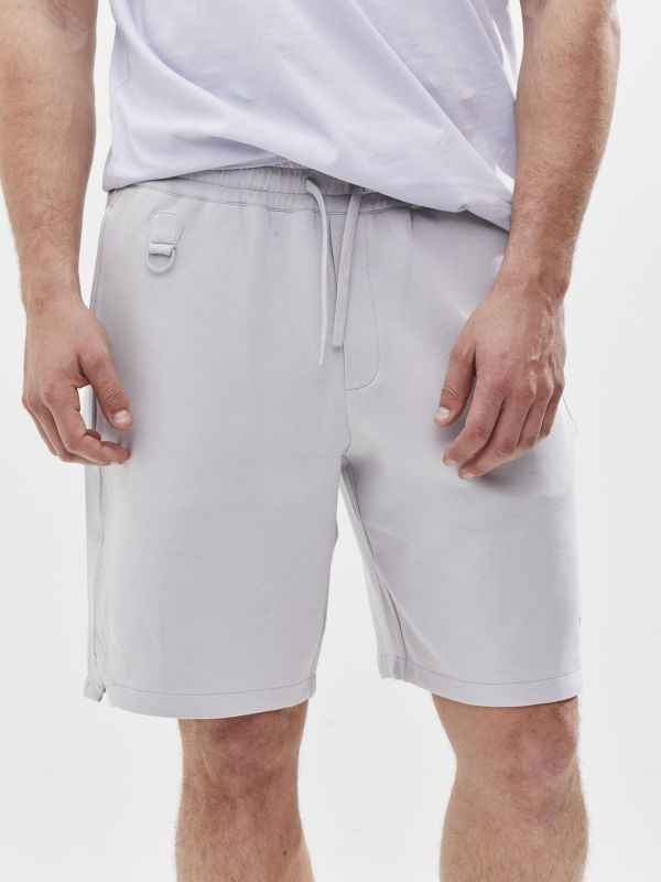 מכנסי ברמודה בסגנון ספורט אלגנטי לגברים