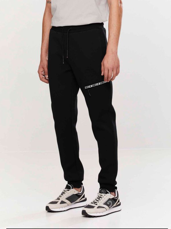 מכנסי טרנינג לגברים