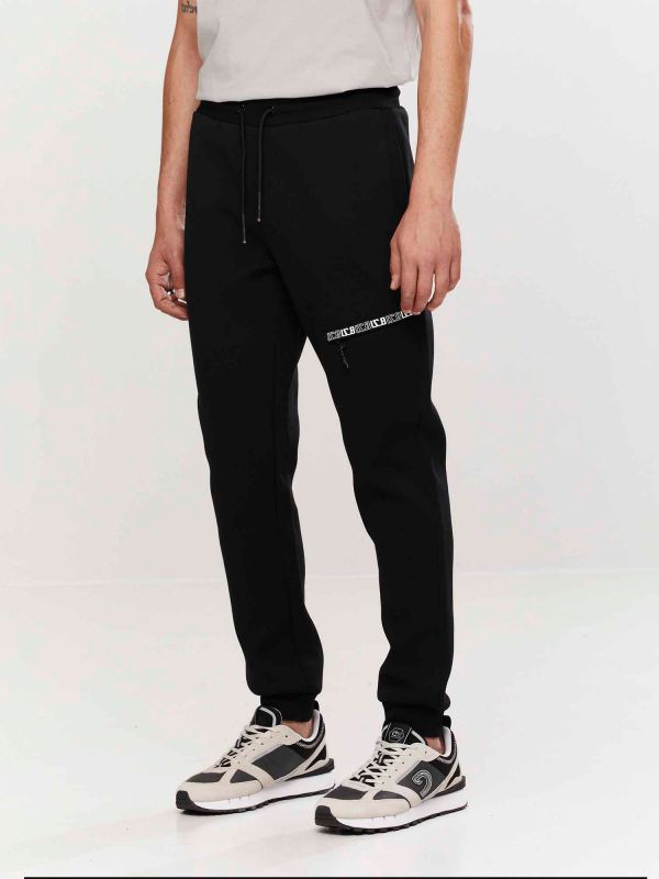 מכנסי טרנינג לגברים