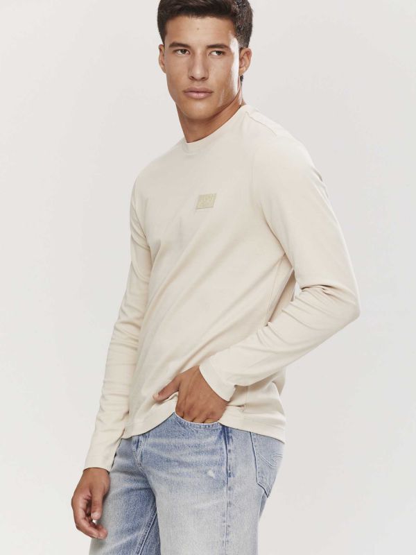 טי שירט ארוכה עם רקמה לגברים