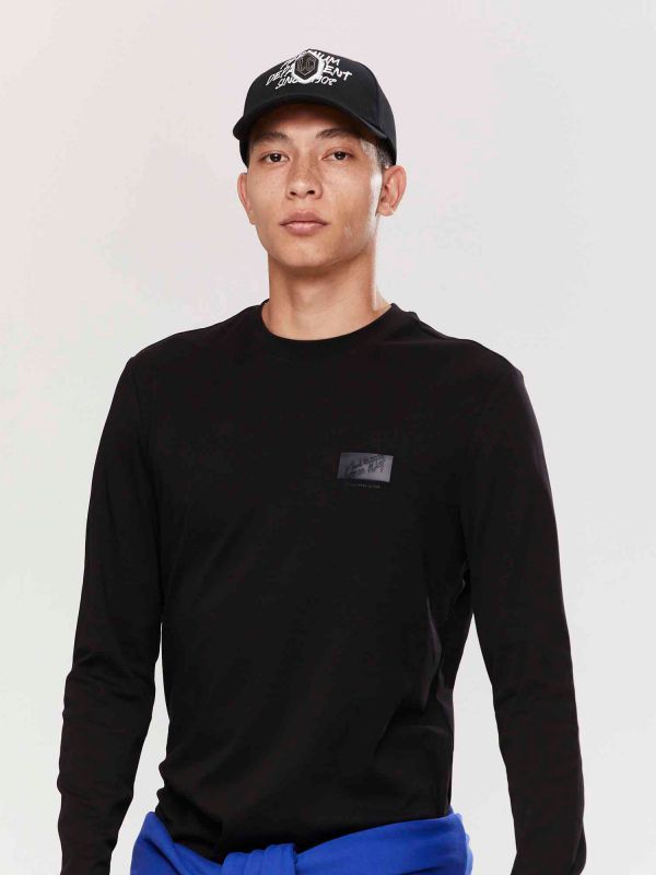 טי שירט ארוכה עם רקמה לגברים