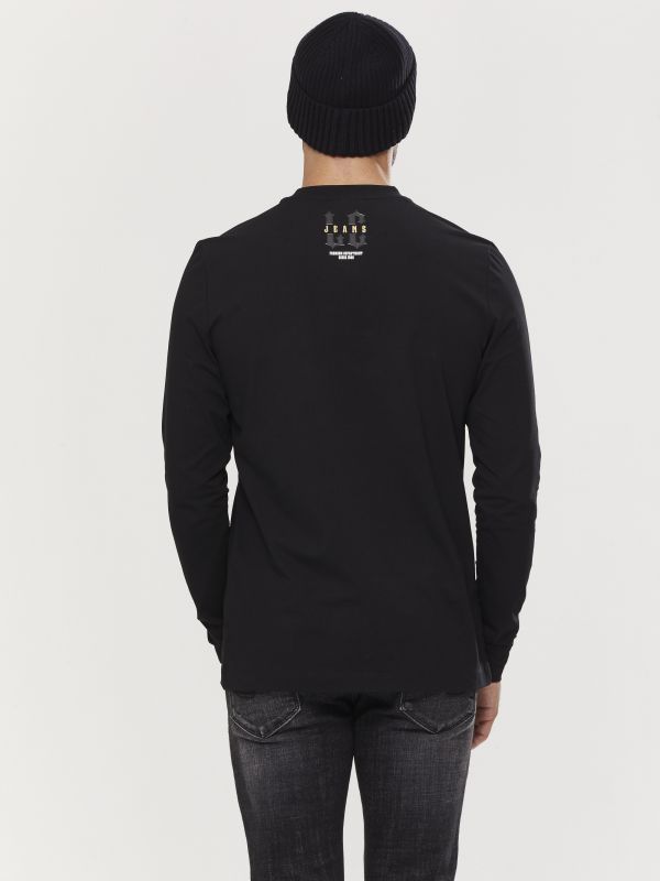 טי שירט ארוכה לגברים עם הדפס