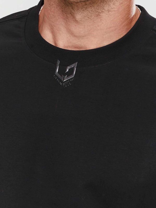 טי שירט עם שרוולים מודפסים לגברים