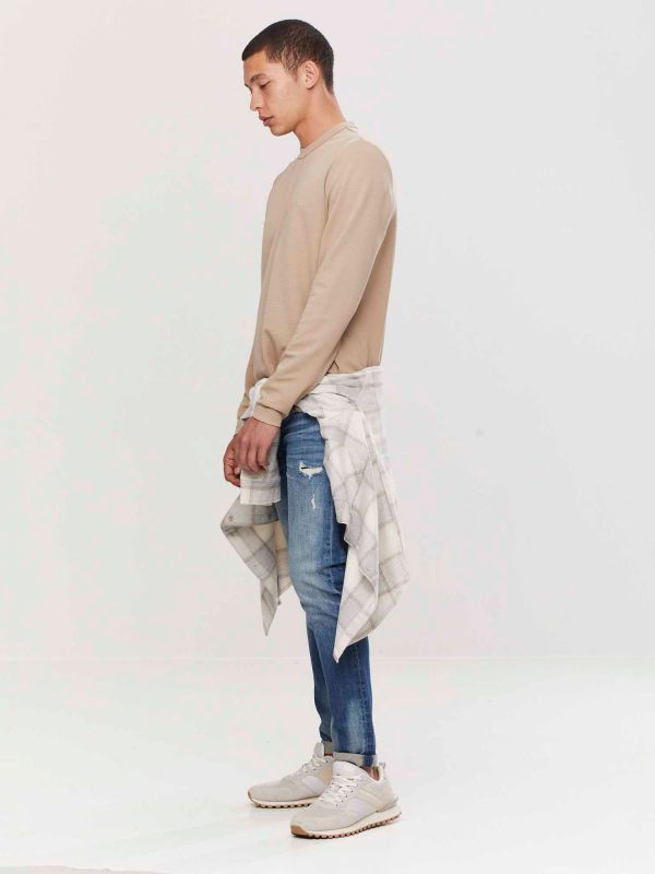 טי שירט ארוכה לגברים עם הדפס בחזה